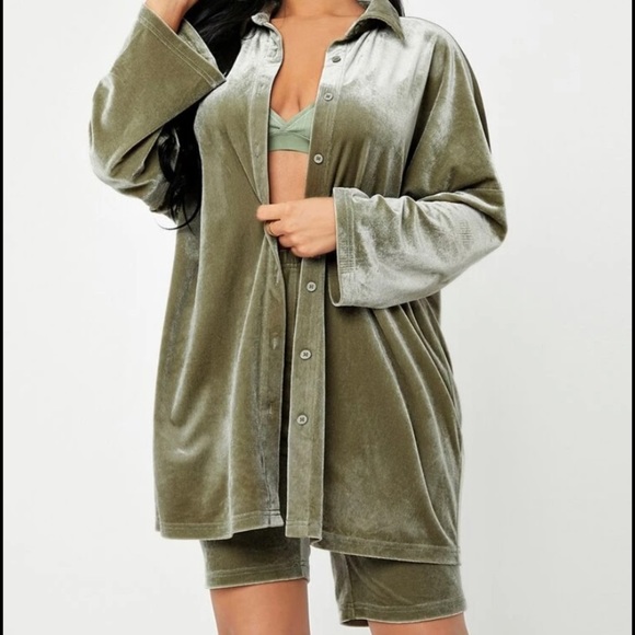 New Inventory 🔥Button Front Velvet Longline Blouse & Shorts Set Without Bra🔥 - Picture 2 of 7